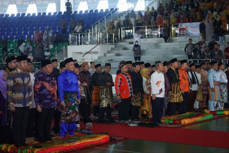 Bagholek Godang 2024, Ribuan Masyarakat Kampar Riau Padati GOR Remaja Pekanbaru