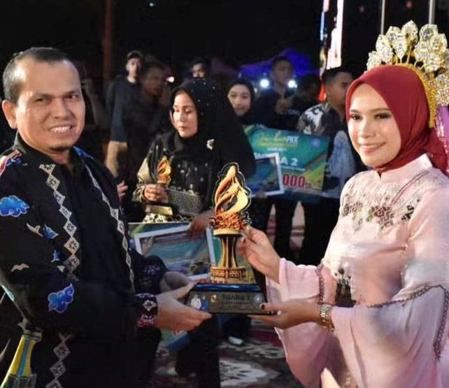 Ketua DPRD Sabarudi Turut Meriahkan Malam Puncak Jambore PKK Pekanbaru