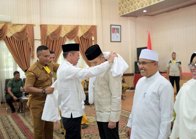 Diikuti 282 Peserta, Bupati Rohil Buka Bimbingan Manasik Haji Tingkat Kabupaten