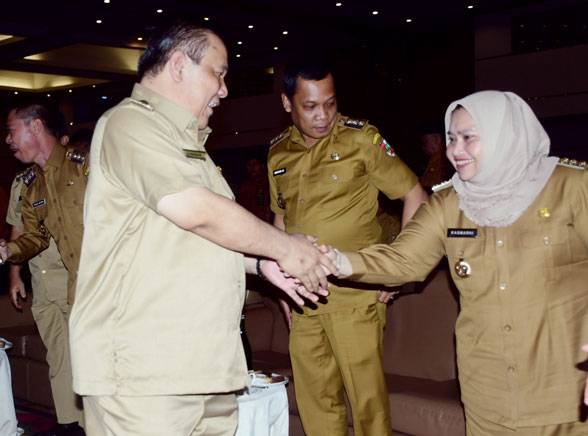 Bupati Kasmarni Hadiri Rakor Pemerintah Daerah dan Pemerintah Desa se-Riau