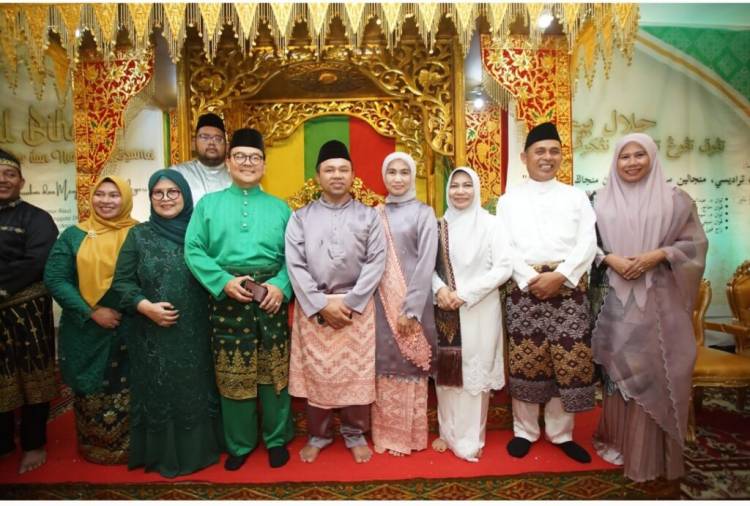 Bupati Inhil H.Herman Bersama Wabup Yuliantini Hadiri Halal Bi Halal IKWM Pekanbaru