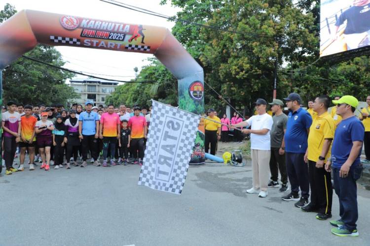 Serentak di 12 Kabupaten dan Kota, Bupati Inhil Lepas Peserta Karhutla Fun Run 2025