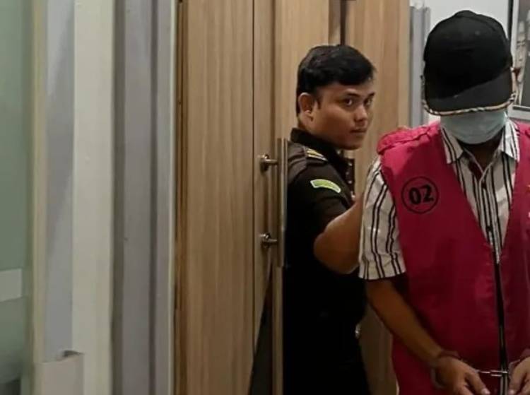 Sempat Mangkir, Kadisdik Rohil Akhirnya Ditahan