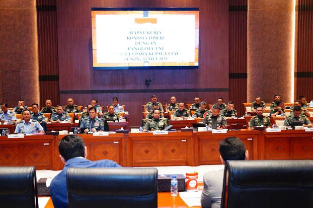 Panglima TNI Hadiri Rapat Kerja Bersama DPR RI, Bahas Isu Strategis
