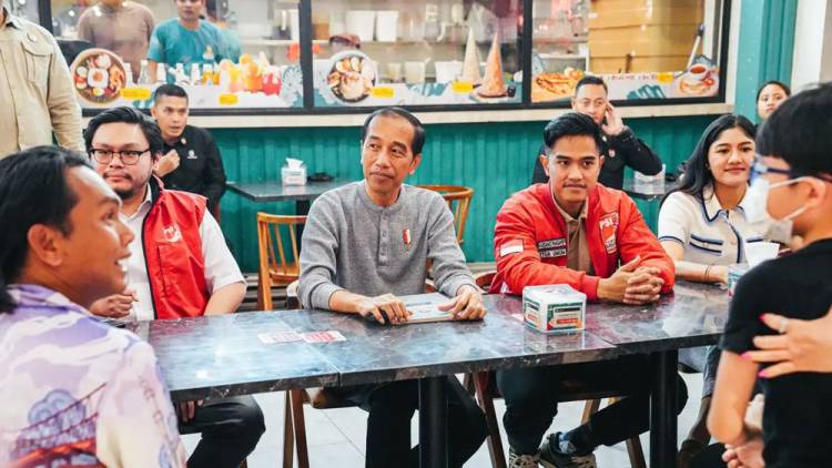 Jokowi Kalkulasi Peluang Maju Jadi Ketum PSI Gantikan Kaesang