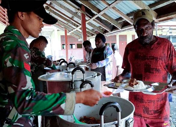 Satgas TMMD Kembali Buka Dapur Lapangan Untuk Warga