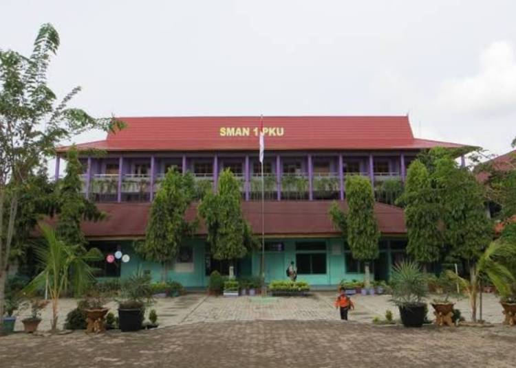 Daya Tampung SMA Sederajat di Riau Surplus