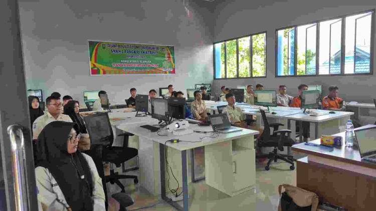 21 Siswa SMKN 1 Pangkalan Kerinci Lolos Seleksi Kerja di Sambu Gruop