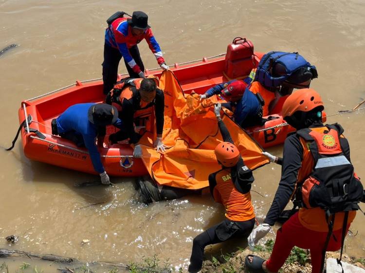 Dua Hari Hilang di Sungai Indragiri, Pegawai PNM Ukui Ditemukan Meninggal