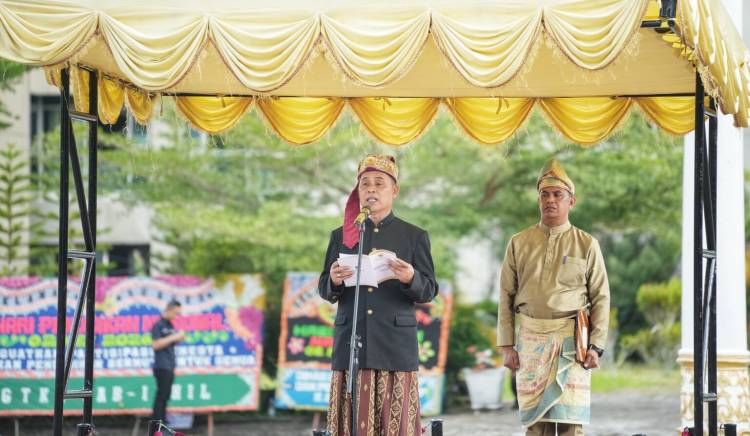 Bupati Herman Pimpin Apel Peringatan Hardiknas 2026