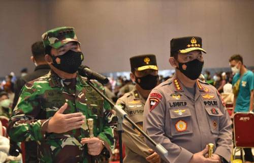 Sekitar 600 Nakes TNI Terlibat Dalam Vaksinasi Massal Serentak Di Jakarta