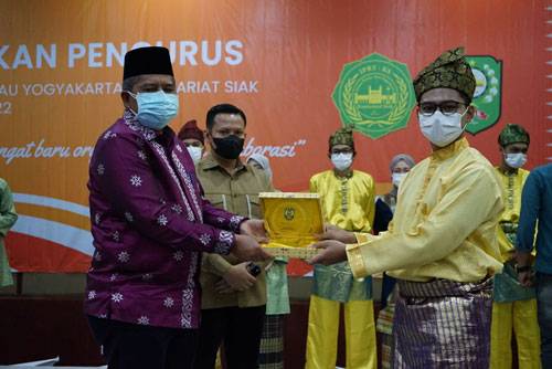 Bupati Alfedri Lantik Pengurus IPR Yogyakarta Komisariat Siak