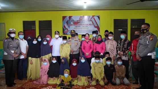 Kapolres Siak dan Wakil Bupati Siak Anjangsana ke Panti Asuhan Muhammadiyah Tualang