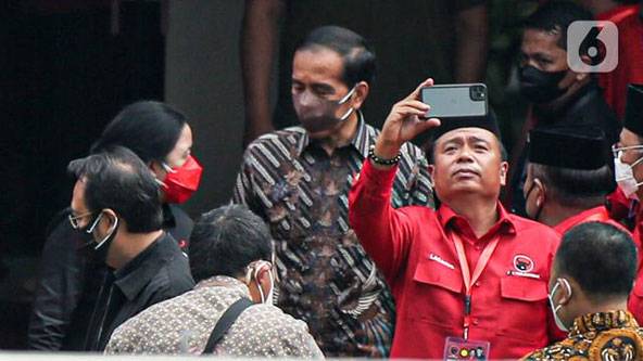 Megawati Puji Puan Maharani di Rakernas PDIP