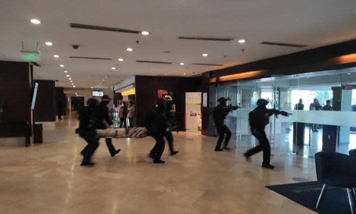 Satgultor TNI Berhasil 'Lumpuhkan Teroris' di Hotel Mercure Ancol
