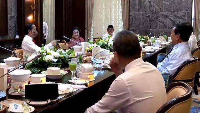 Sebelum Lantik Menteri Baru, Jokowi Makan Siang Bareng Ketum Partai, Ada Megawati Hingga Prabowo Subianto
