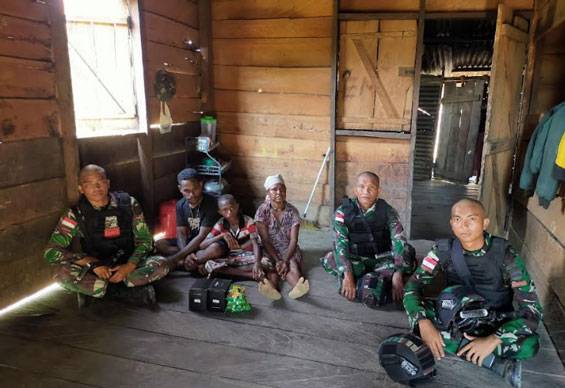 Keberadaan Satgas Yonif 126/KC di Tengah-Tengah Kesulitan Masyarakat Perbatasan RI-PNG Papua