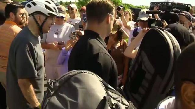 Hadiah Ultah Ke-45 Pernikahan Presiden AS Joe Biden: Jatuh dari Sepeda Akibat Kaki Terjepit di Pedal