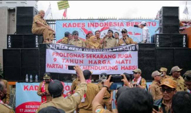 Enam Fraksi DPR Sepakat Usulkan Masa Jabatan Kades 9 Tahun
