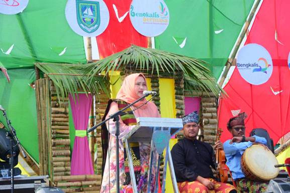 Bupati Kasmarni Apresiasi Pagelaran Festival Sungai Bukit Batu