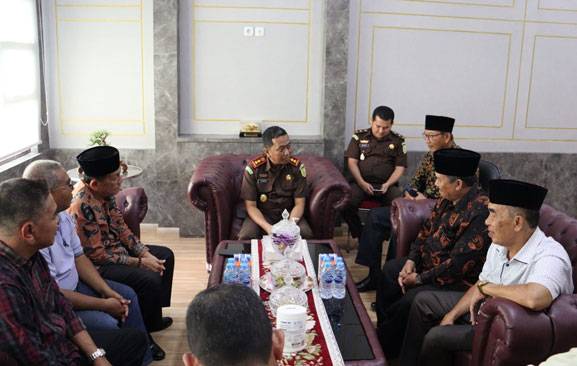 Bahas Peredaran Narkoba, Tokoh Adat Bengkalis Silaturahmi ke Kantor Kejari