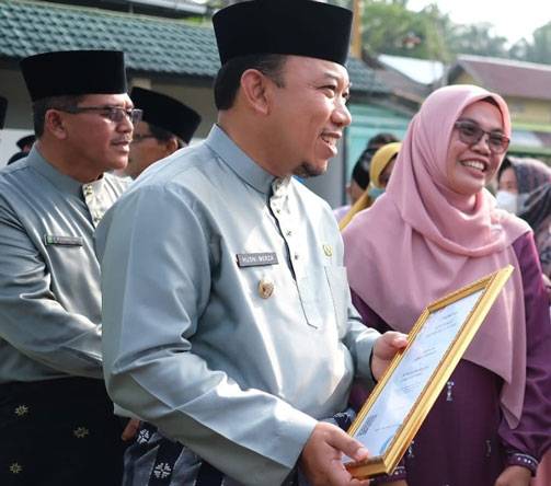 Wabub Siak Husni Merza: Penggunaan Smartphone Secara Masif, Harus Dimanfaatkan Secara Bijak