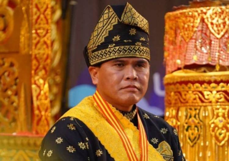 Kasal TNI Muhammad Ali Sandang Gelar Adat Datuk Seri Segara Utama Setia Wangsa