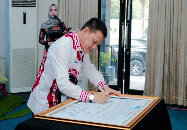 Pj Bupati Kampar Teken Pakta Integritas PPDB SD/SMP 2024