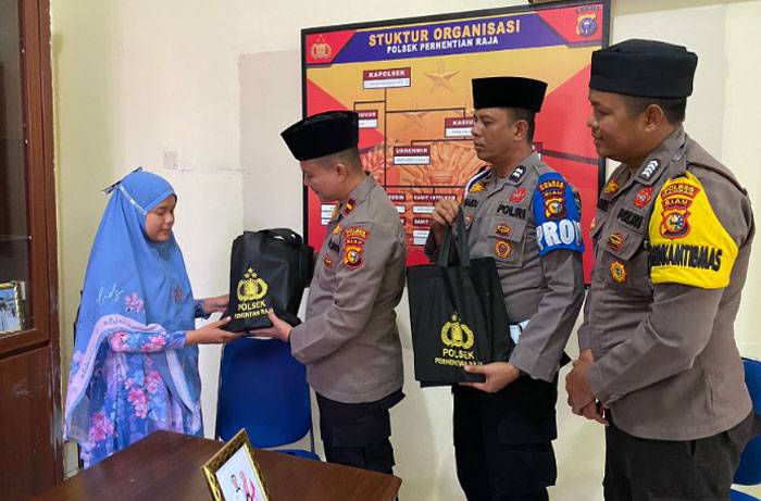 Aura, Gadis Manis Bersuara Merdu Pelantun Ayat Suci Alquran Diangkat Jadi Anak Asuh Polsek Perhentian Raja