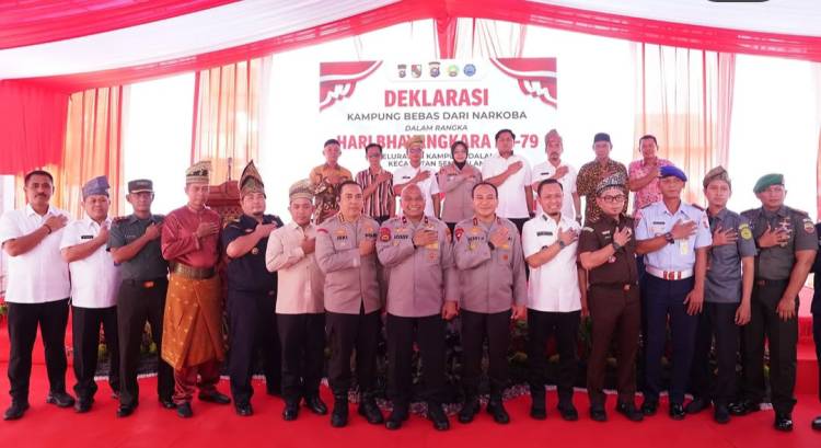 Kapolda, Wali Kota dan Warga Kampung Dalam Deklarasikan Perang Narkoba