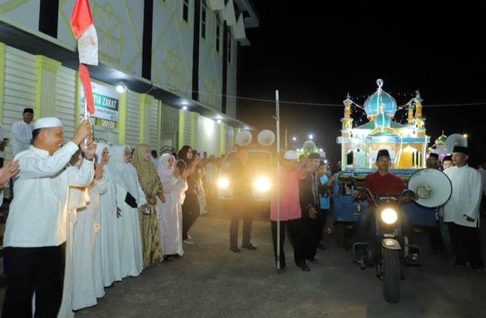 Lepas Pawai Takbir Idul Adha 1446 H di Kateman, Bupati Ajak Tingkatkan Dakwah dan Syiar Islam