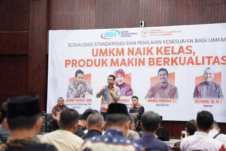 Targetkan UMKM Riau Naik Kelas, Hendry Munief dan BSN Gelar Sosialisasi