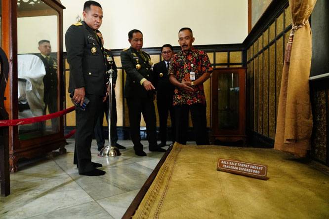 Panglima TNI Kunjungi Museum Diponegoro dan Museum Jenderal Sudirman di Magelang