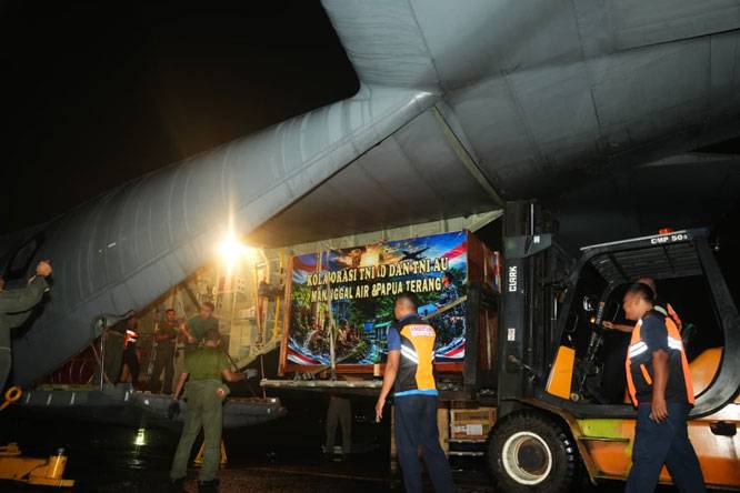 Perluas Akses Air Bersih dan Listrik, TNI AD Kirim Dukungan Program Manunggal Air dan Papua Terang