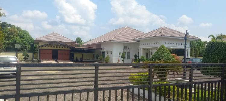 Bupati Kuansing Suhardiman Amby Diperiksa KPK