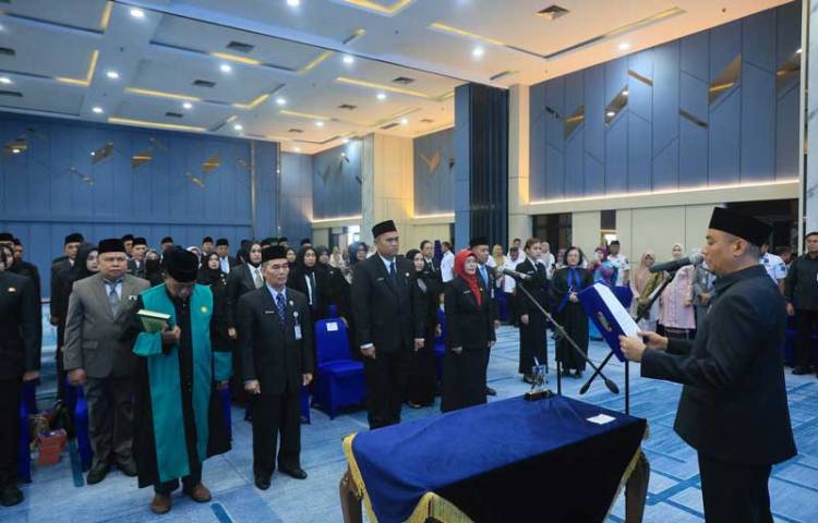 Wawako Pekanbaru Lantik 42 Pejabat
