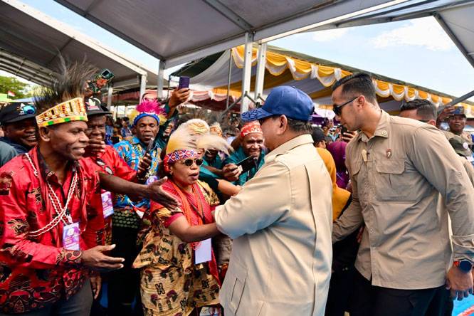 Panglima TNI Dampingi Presiden RI Hadiri Puncak PENAS Petani dan Nelayan XVII Tahun 2026 di Gorontalo