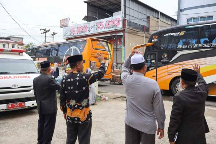 Bupati Herman Lepas Kafilah Inhil MTQ Riau ke-44 Kuansing, Jaga Nama Baik Daerah