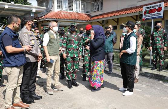 Panglima TNI Tinjau Dua Lokasi Pelaksanaan Isolasi Terpusat di Bandung