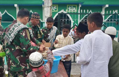 Satgas TNI Adakan Kegiatan Jumat Berkah