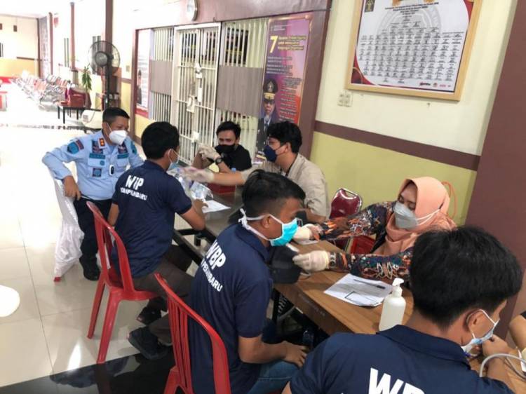 1.000 Warga Binaan Rutan Pekanbaru Diberi Vaksin Covid-19