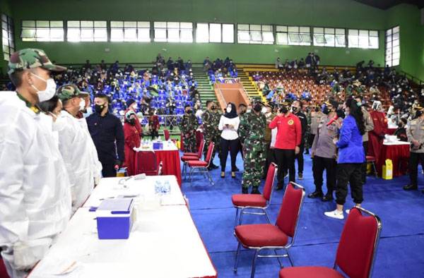 Panglima TNI: Terimakasih Kepada Para Mahasiswa yang Menjadi Pelopor Pelaksanaan Vaksinasi Nasional