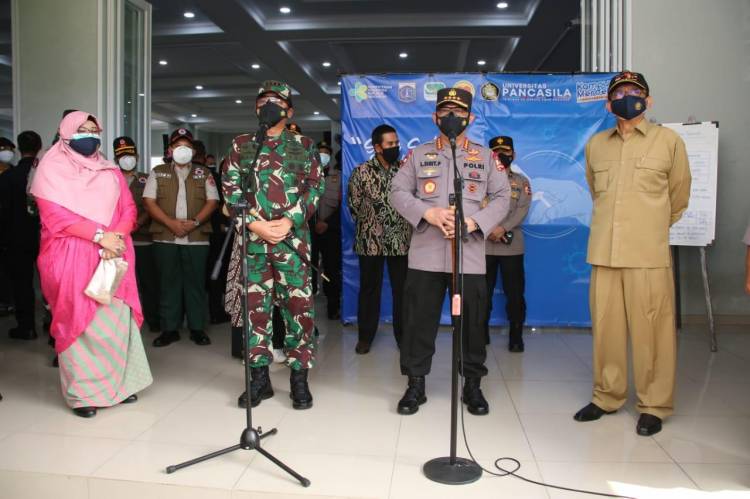 Panglima TNI Bersama Kapolri Ajak Civitas Akademik, Pemuda hingga Ormas Terlibat Aktif Percepat Vaksinasi