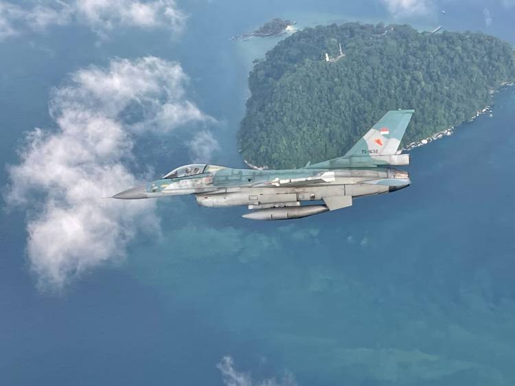 F-16 Lanud Rsn Gelar Patroli di Selat Malaka dan Karimata