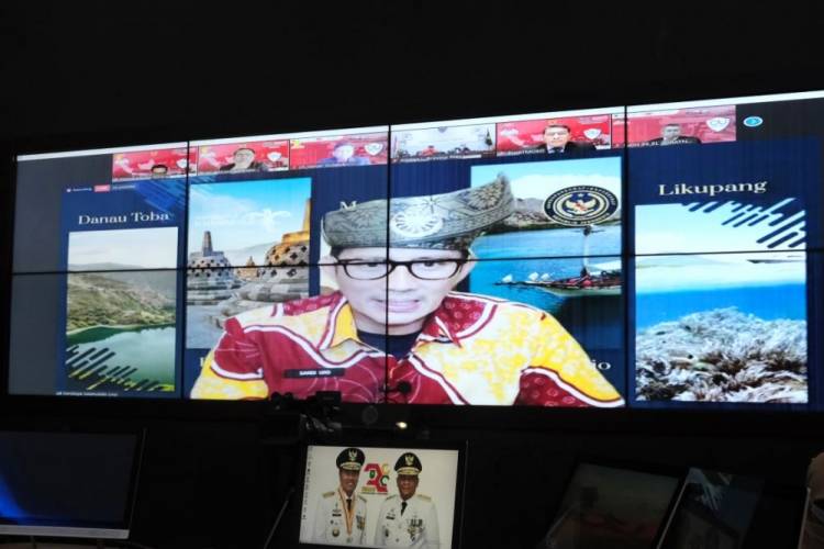 Hadirkan Kesejahteraan Masyarakat Desa, Sandiaga Uno Beberkan Strategi Pengembangan Ekonomi Pedesaan di Era Industri 4.0