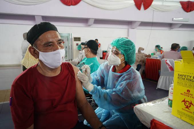 Baru Capai 21 Persen, Gubernur Syamsuar Minta Vaksinasi Booster di Riau Dipercepat