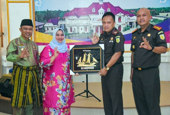 Dijamu Bupati Kasmarni, Kajati Riau Harapkan Sinergitas Terus Terbangun