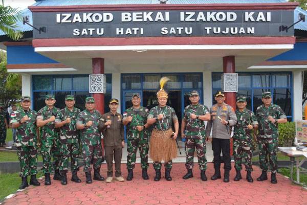 Danrem 174/ATW Merauke Dampingi Pangkogabwilhan III Kunjungi Perbatasan RI-PNG  Kabupaten Merauke