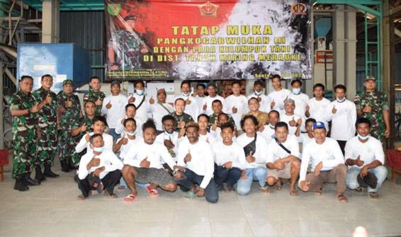 Pangkogabwilhan III Beri Apresiasi Kepada Serka Adrian Manulang Anggota Korem 174/ATW Merauke
