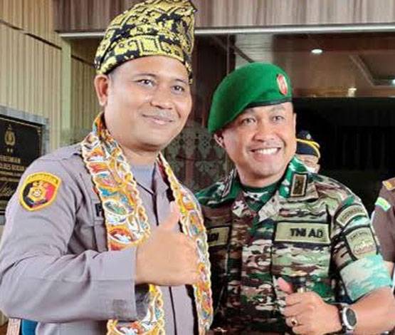 Usai Tradisi Serah Terima, Dandim 0313/KPR Bersama Kapolres Rohul Lakukan Salam Tangguh